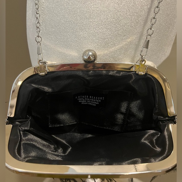 8 Other Reasons black feather bag - Picture 5 of 6